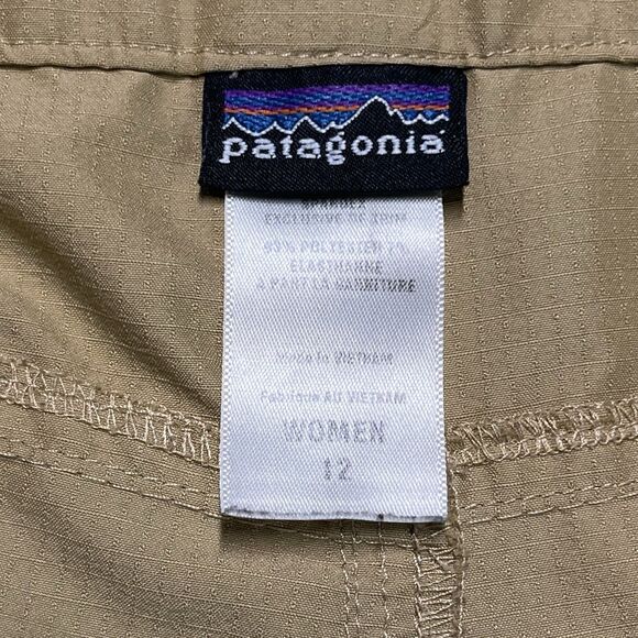 Patagonia Shorts Womens 12 Tan Beige Zip Snap Closure Hiking Lightweight Active - Picture 6 of 12